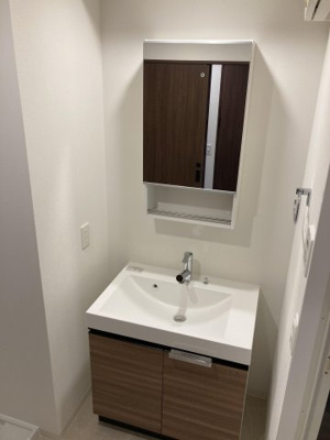 【洗面所】 | LANDIC PREMIUM O115 | 別号室の写真になります。現況優先。