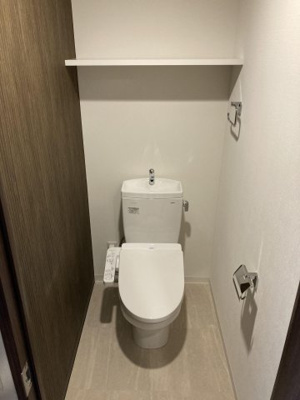 【トイレ】 | LANDIC PREMIUM O115 | 別号室の写真になります。現況優先。