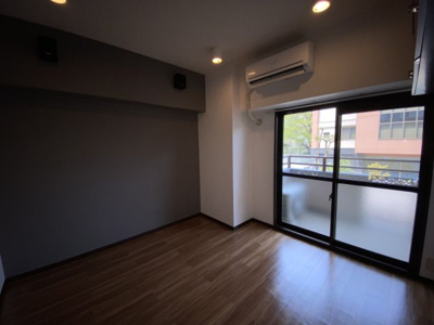 【洋室】 | ロマネスク天神アネックス | 別号室の写真になります。現況優先。