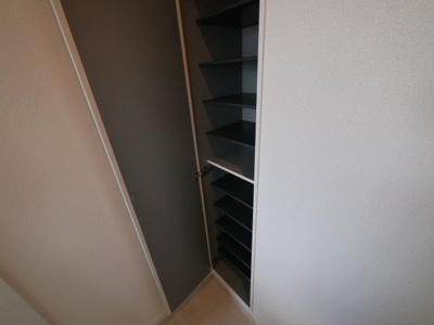 【収納】 | ラトゥール吉塚 | 別号室の写真になります。現況優先。