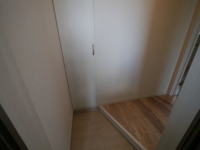 【玄関】 | ラトゥール吉塚 | 別号室の写真になります。現況優先。