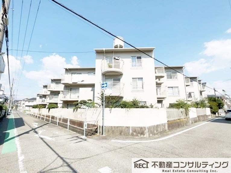 コスモハイツニュー甲子園の外観