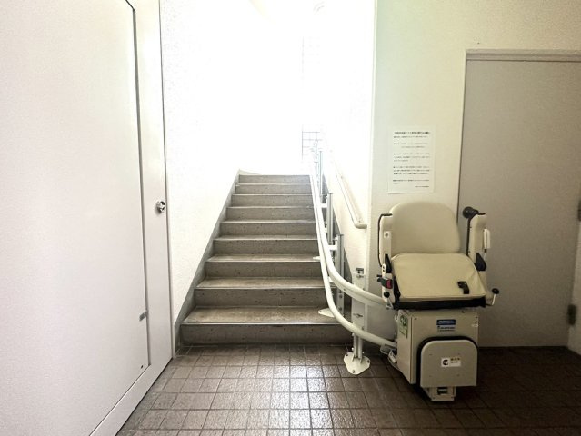 東急ドエルアルス南光台のその他共用部分|椅子式階段昇降機