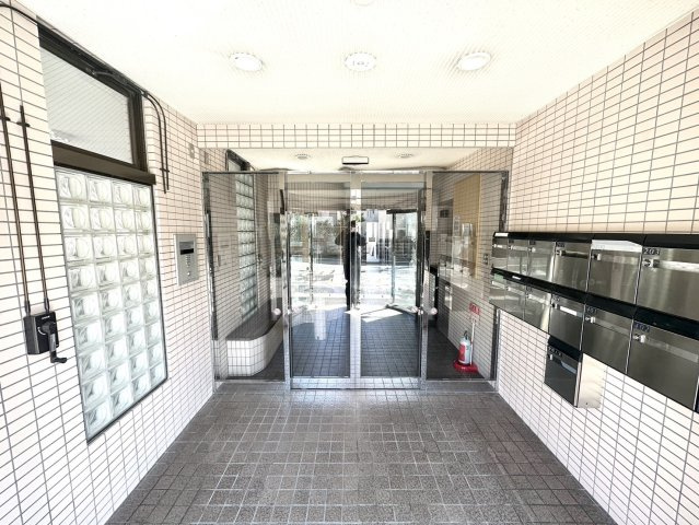 東急ドエルアルス南光台のエントランス
