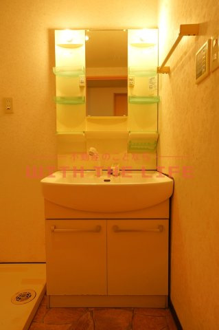 ルネス荒木一番館【キャッシュバック対象物件】の独立洗面台|独立洗面化粧台付き