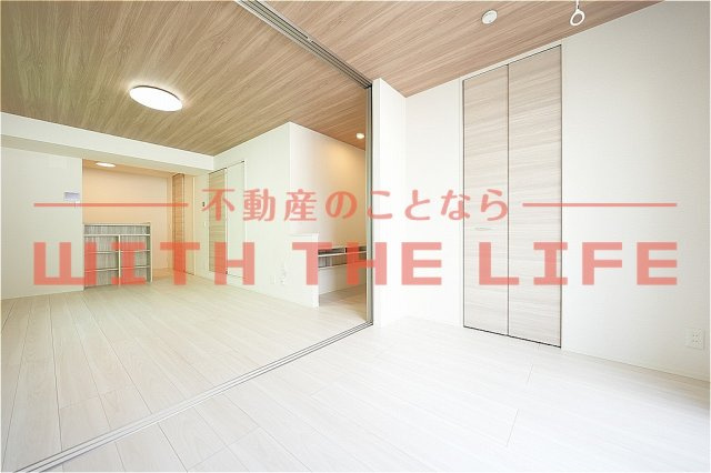 QuattroSoldi（クアトロソルディ）花畑【キャッシュバック対象物件】の居間・リビング|ゆったり過ごせるリビングです