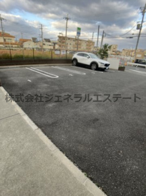 【駐車場】 | ヴィラ　ウィスタリア