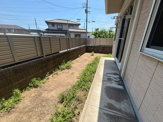 アパーゼ英賀 Ａ棟の庭