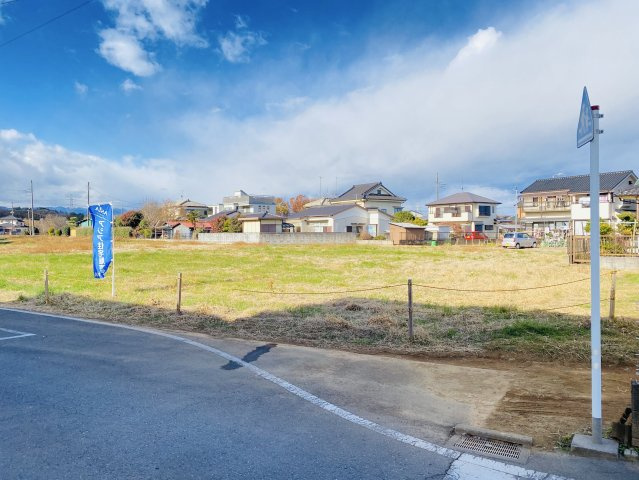 敷地面積63坪　売地　川越市笠幡の前面道路含む現地写真