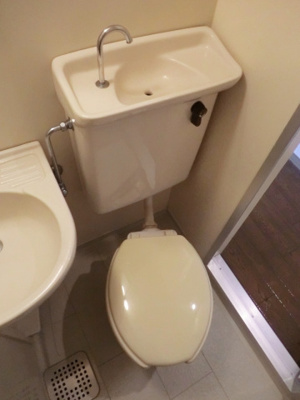 【トイレ】 | メゾン・ド・フレイエ | 別号室の写真になります。現況優先。