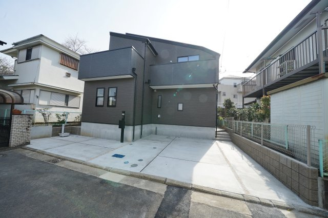 【横浜市保土ヶ谷区桜ヶ丘1丁目52-7新築戸建て】★仲介手数料無料★（桜台小学校・岩崎中学校）の外観