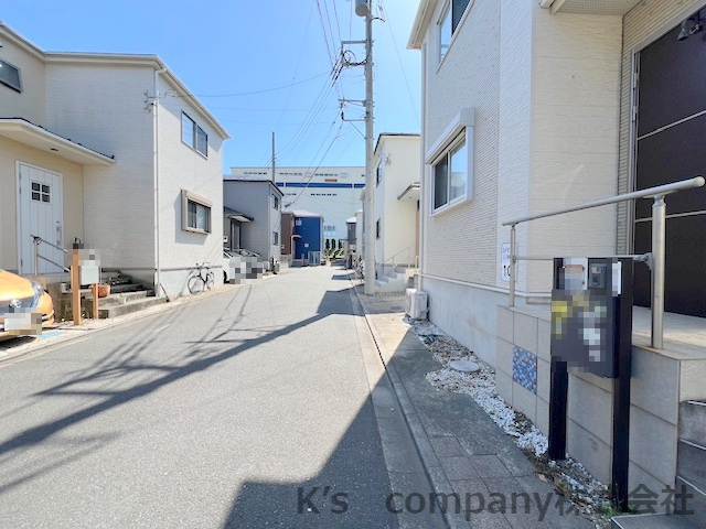 ■高座郡寒川町小谷２丁目　中古戸建の前面道路含む現地写真|前面道路は交通量も少なく小さなお子様のいるファミリーにもおススメです☆