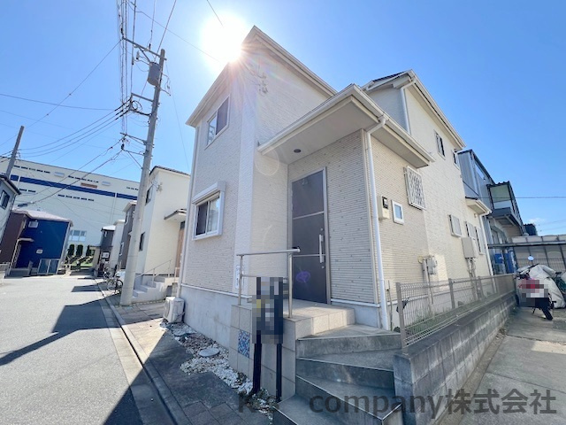 ■高座郡寒川町小谷２丁目　中古戸建の外観|優しい色合いの落ち着いた印象の外観です☆