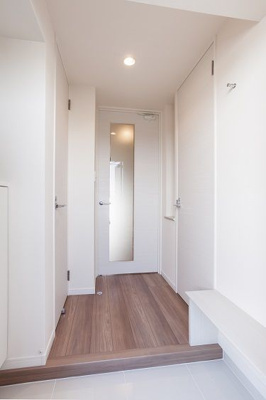 【玄関】 | コモテリア渡辺通 | 別号室の写真になります。現況優先。