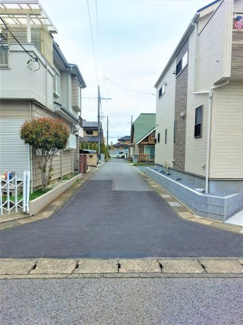 【前面道路含む現地写真】