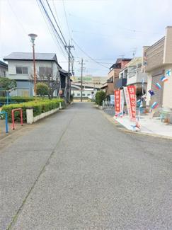 【前面道路含む現地写真】