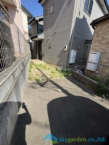 伊勢原市高森2丁目　中古戸建の駐車場