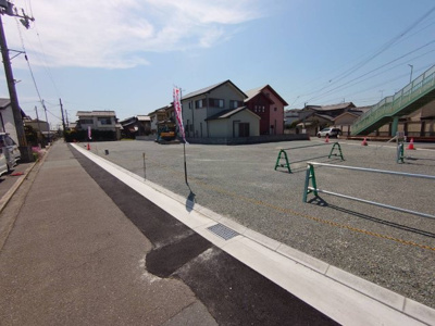 【外観】 | 尾上町長田建築条件なし売土地 | 前面道路から①～③号地を見渡す