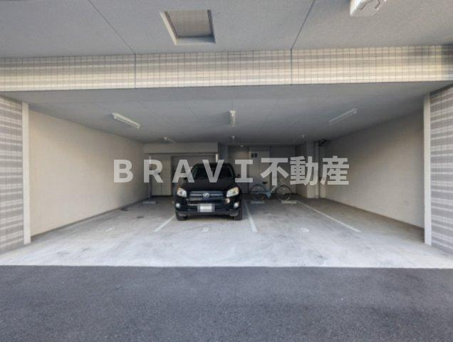 セオリー大阪城サウスゲート BRAVI不動産の駐車場
