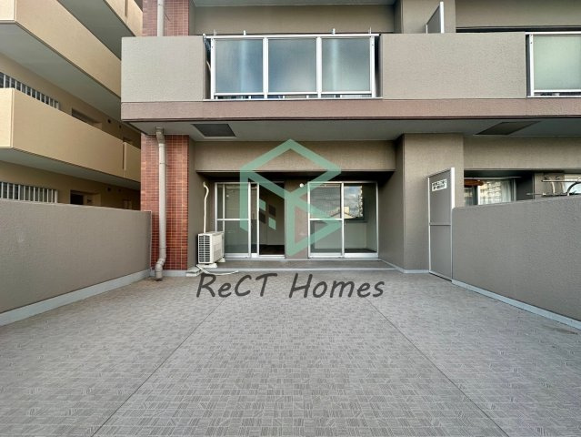 姫路市飾磨区今在家４丁目の賃貸マンションのエントランス