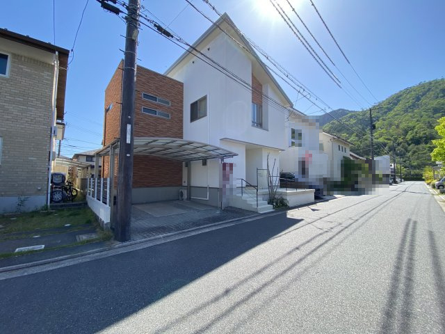中古戸建　　伴南5丁目の前面道路含む現地写真