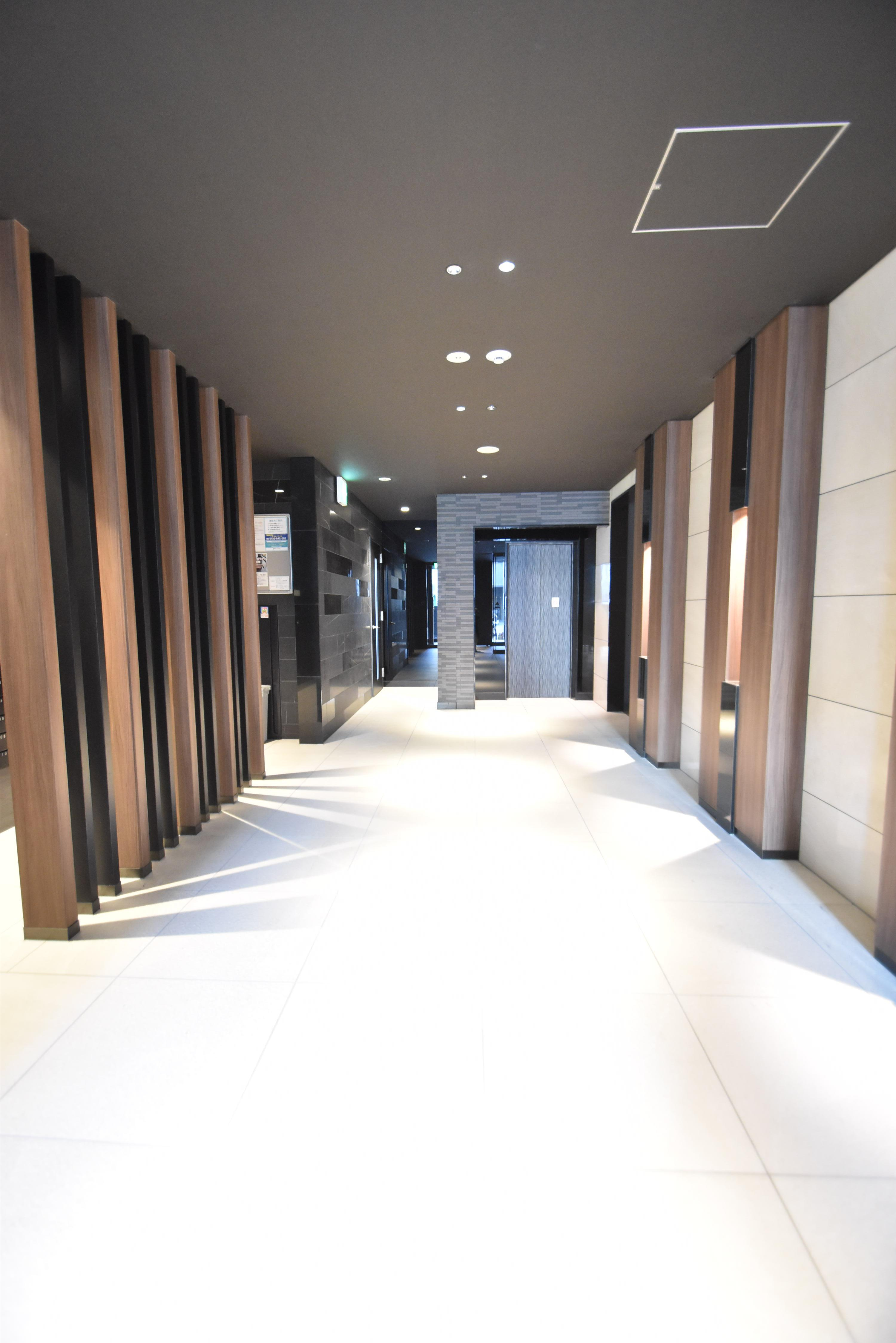 大阪市都島区中野町４丁目の賃貸マンションのエントランス