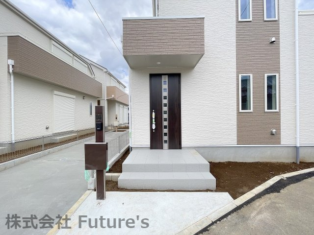 三郷市谷口　新築戸建　全3棟　3号棟のエントランス|玄関アプローチ