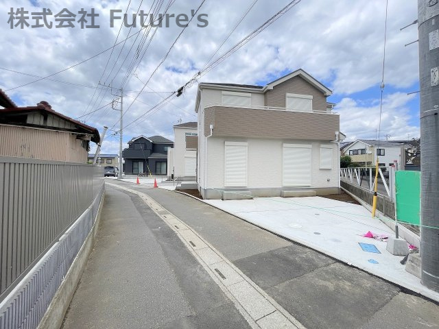 三郷市谷口　新築戸建　全3棟　3号棟の前面道路含む現地写真|前面道路含む現地写真です。