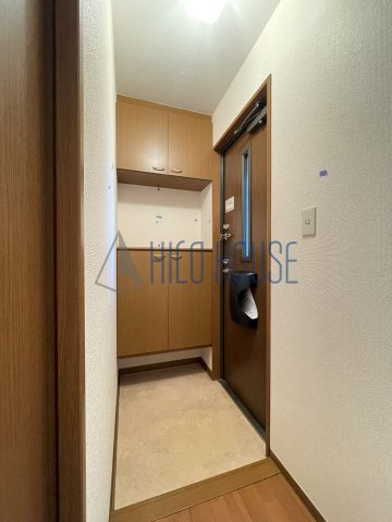 メイプルタウン川越的場C棟の玄関