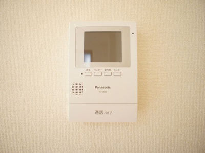【セキュリティ】 | ヴィヴァーチェＥ | 訪問者の確認ができるTVドアホン付きです♪