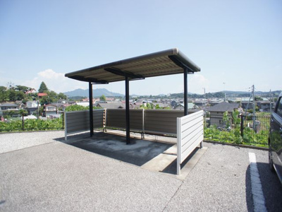 【その他共用部分】 | ヴィヴァーチェＥ | 屋根付きの駐輪場があります♪