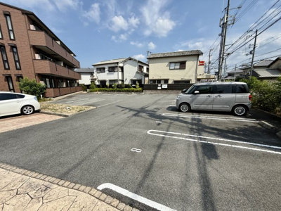 【駐車場】 | カンフリエ　イースト