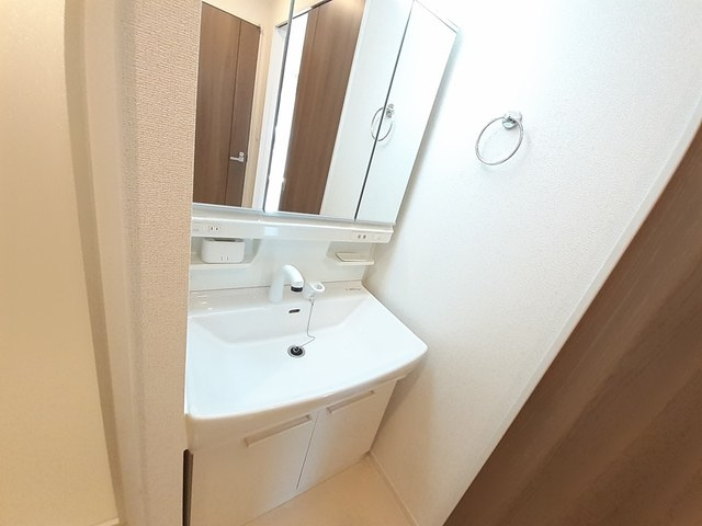カーサベルデＣの独立洗面台|洗面所
