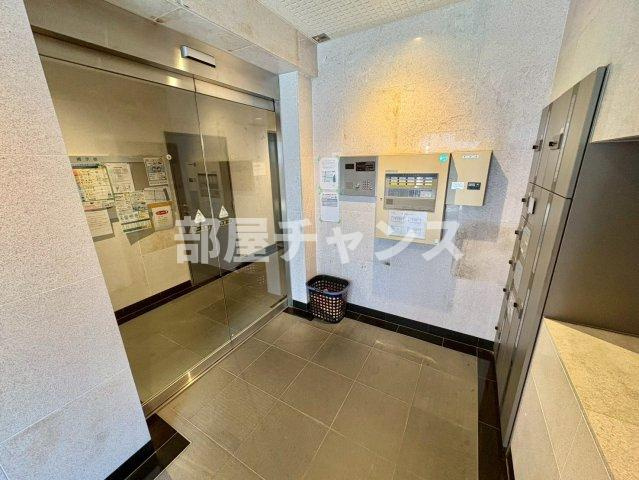 キャノンピア鶴舞のエントランス