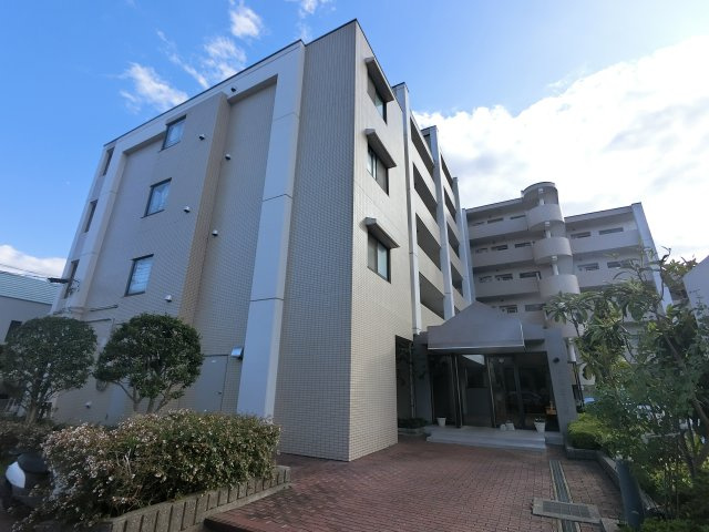ローズガーデンの外観
