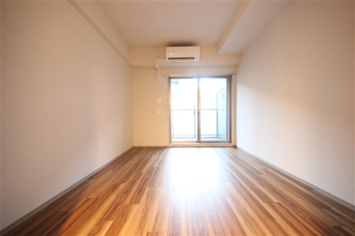 【居間・リビング】 | コンフォリア・リヴ新大阪Q