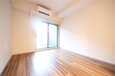 【居間・リビング】 | コンフォリア・リヴ新大阪Q