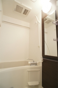 リブリ・ル・シェノンの浴室