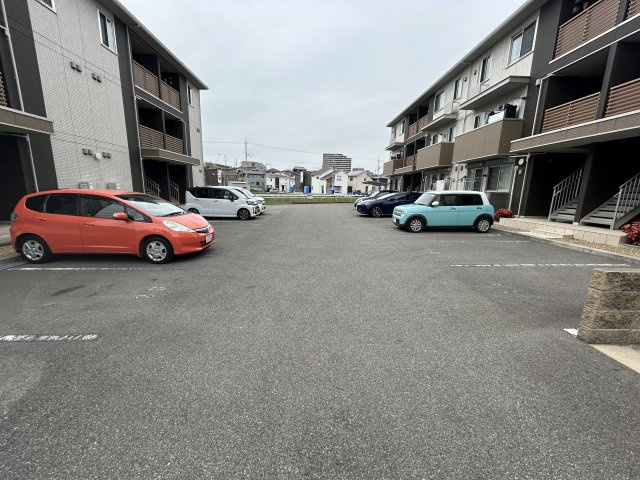 グランアヴァンティⅡ　Ｂ棟の駐車場