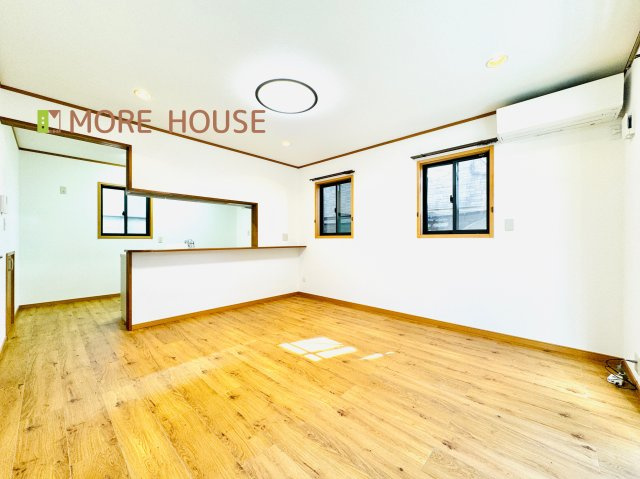 足利市大前町　中古住宅の居間・リビング