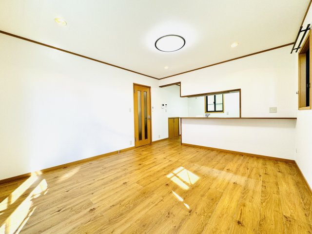 足利市大前町　中古住宅の居間・リビング