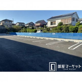 【駐車場】