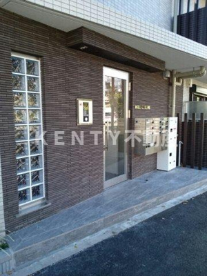 【エントランス】 | ミル・コリーヌ | 落ち着いたエントランスです