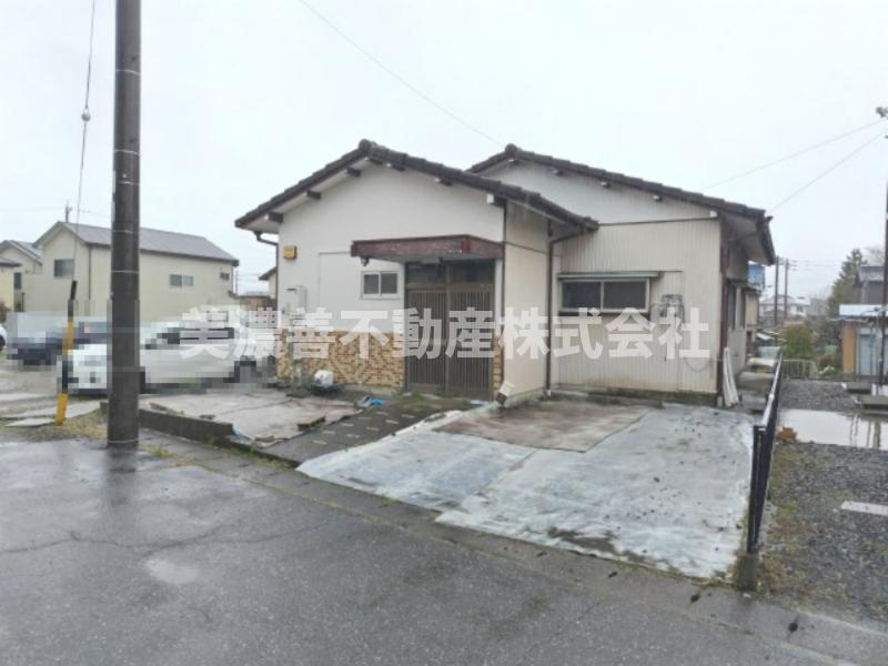 ６１５６３　岐阜市日置江中古戸建ての外観