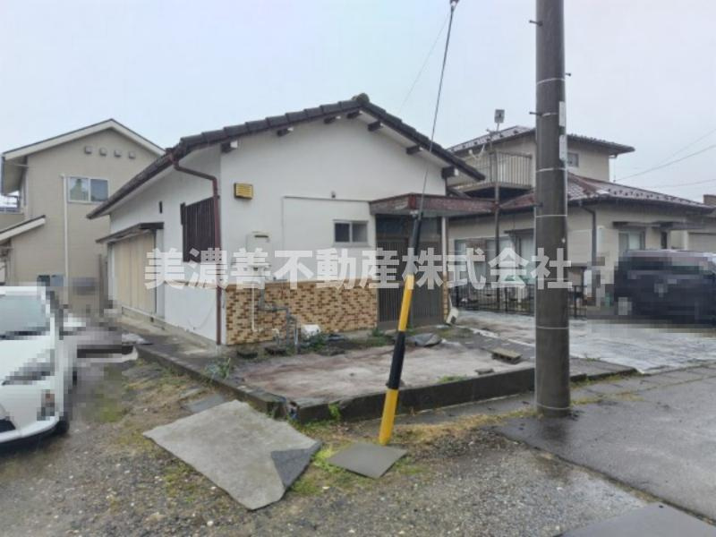 ６１５６３　岐阜市日置江中古戸建ての外観