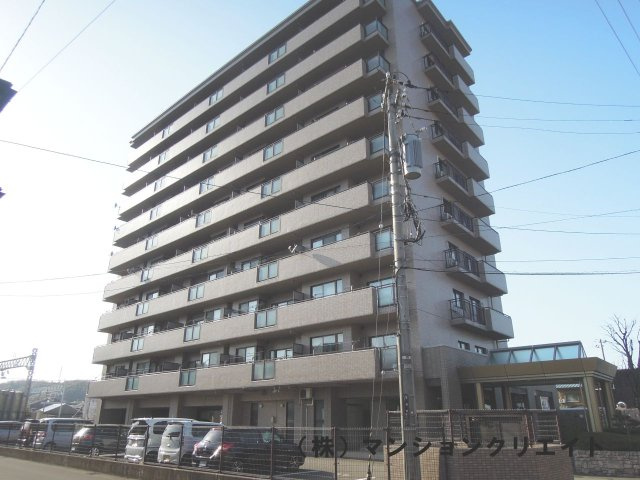 サーパス木田町(投資)の外観|来賓用駐車スペースが５台分もあります！