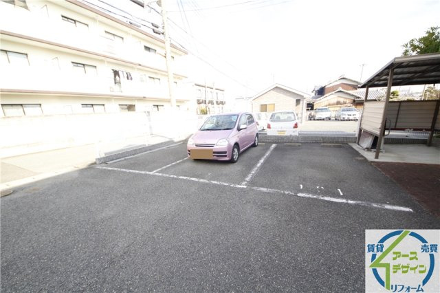 シャトル永井Ⅳの駐車場|駐車場完備です