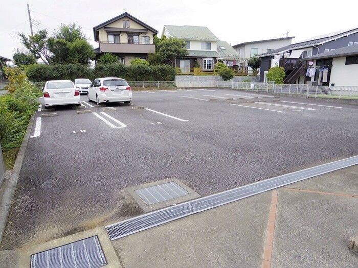 ＭヒルズAの駐車場