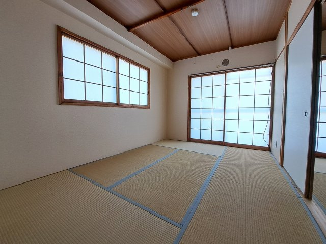 若草ハイツの和室