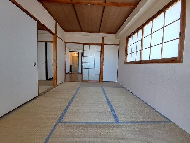 若草ハイツの和室